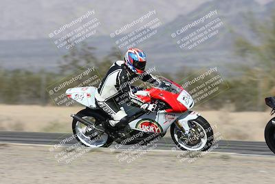 media/Dec-01-2025-Moto Forza (Mon) [[2daa91e15f]]/3-Beginner Group/Session 2 (Turn 7 Inside Pans)/